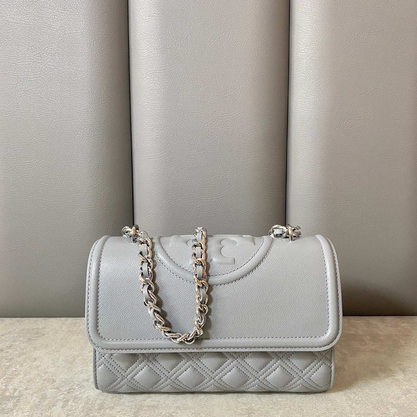 photo_6269518003292978922_w (1) Tory Burch Fleming Soft Grain Small Convertible Shoulder Bag - Image 1
