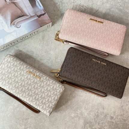 Michael Kors Jet Set Large Logo Continental Wristlet