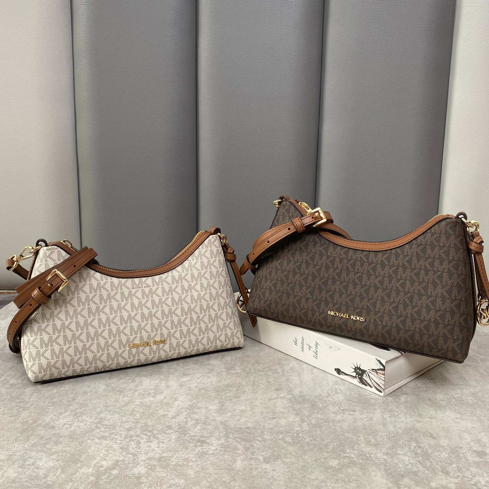 photo_6231108621869719253_w Michael Kors Sammy Small Signature Logo Convertible Crossbody Bag - Image 1